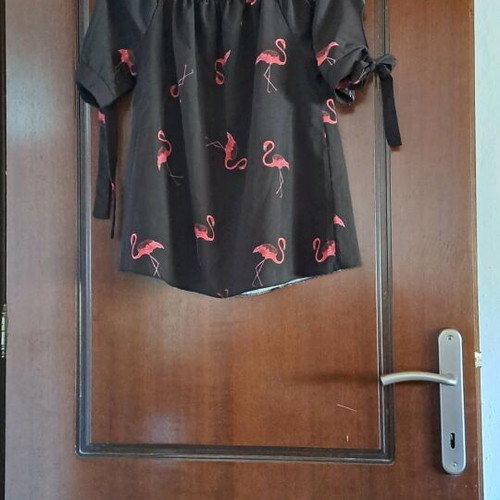 Women's blouse short sleeve one size like new