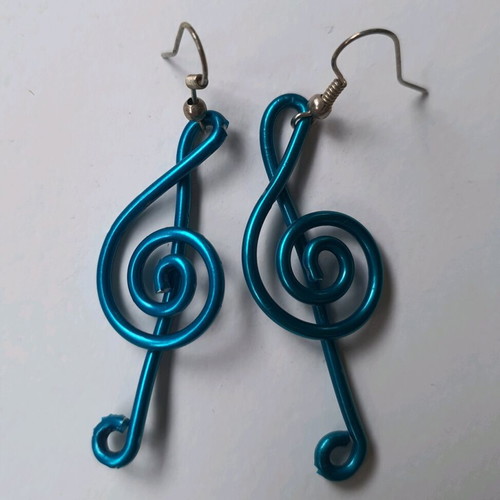 Blue treble clef dangling earrings