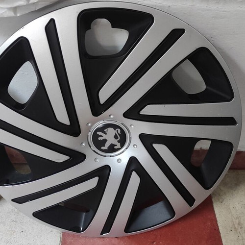 Peugeot 15 Aero Nateo hubcaps used, set of two