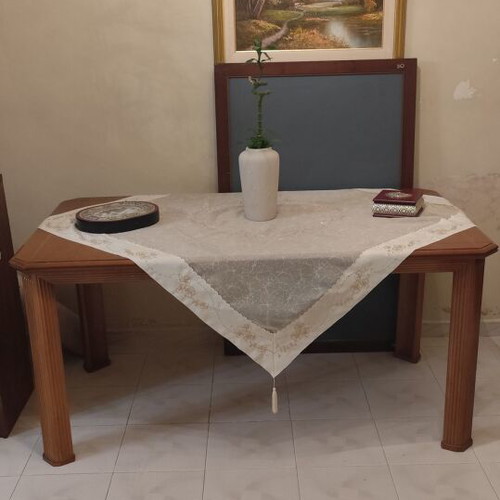 Dining table used without chairs extendable