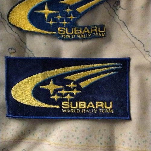 Σετ 2 ραφτά σήματα Subaru World Rally Team σαν καινούργιο