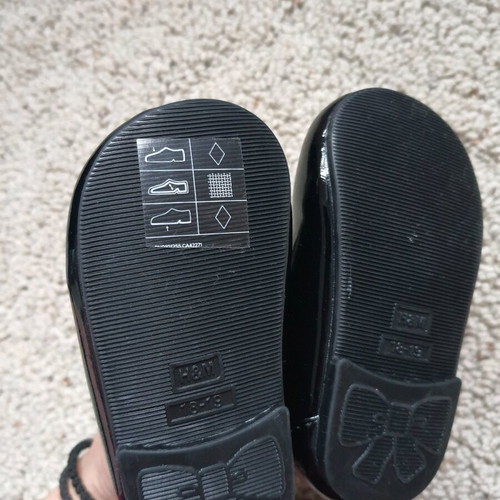 H&M baby ballerinas size 18/19 new with gift socks