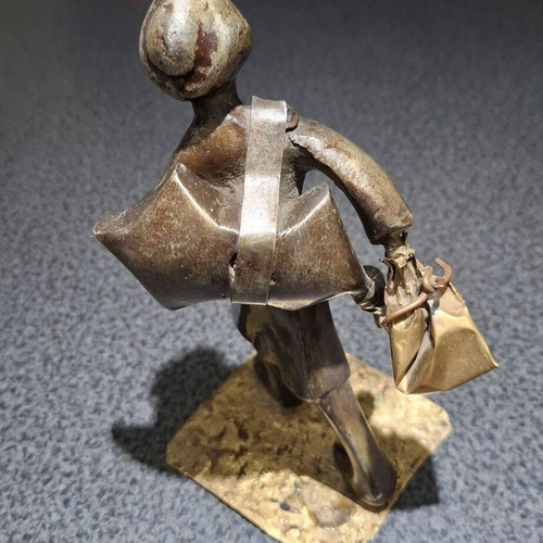 Handmade bronze vintage figure sculpture like new