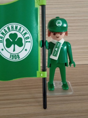 Playmobil fan figure of PAO with flag, scarf, and cap like new