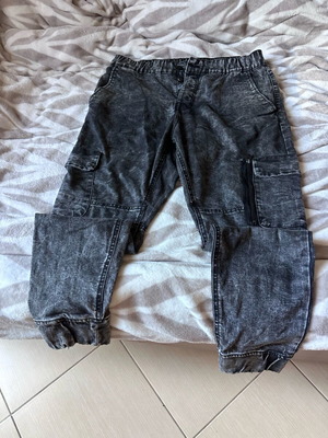 Bershka jogger fit jean size 40 medium, like new