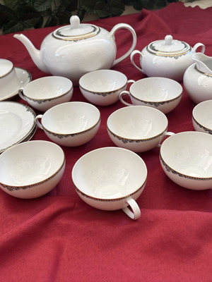 Vintage Schönwald Fabrik Dekor porcelain tea and coffee set like new, 15 pieces