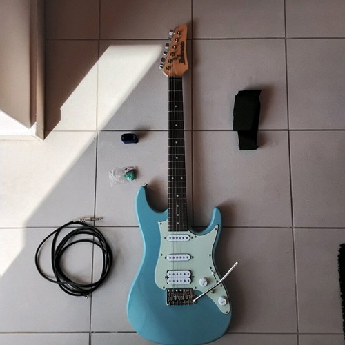 Ibanez AZES 40 like new guitar set with amplifier and pedalboard