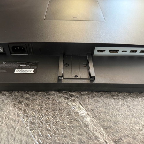 HP P32u G5 31.5" QHD USB-C monitor like new in original box