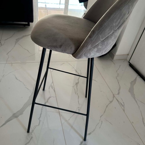 Chairs set of 4 like new, kitchen or dining room