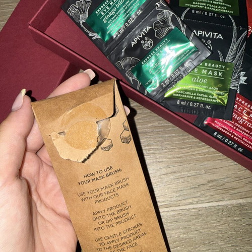 Apivita mask set with aloe, pomegranate, ginkgo biloba and brush