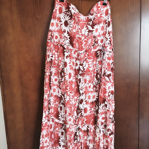 Floral red skirt midi like new, size L