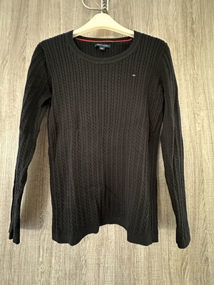 Tommy Hilfiger Black Cable Knit Sweater like new, 100% cotton