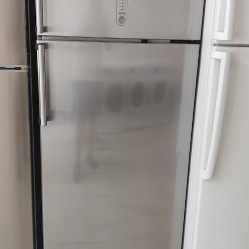 Pitsos refrigerator with top freezer, very good condition, fully functional