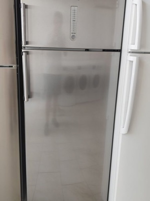 Pitsos refrigerator with top freezer, very good condition, fully functional