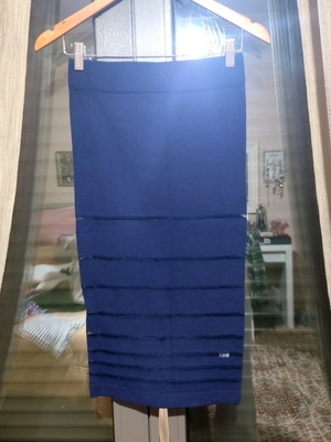 Blue Roua perforated skirt like new, size S
