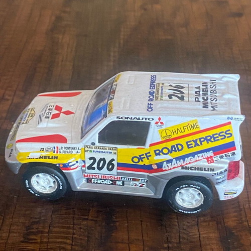 Mitsubishi Pajero model used in 1998 Dakar Rally, like new