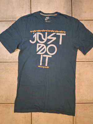 Nike short sleeve blue shirt like new size S