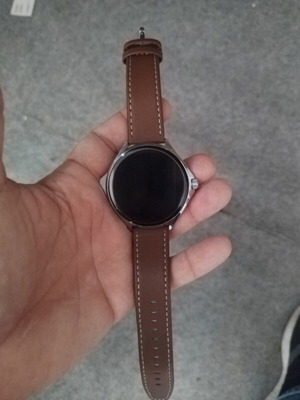 Hoco smartwatch like new with three new straps