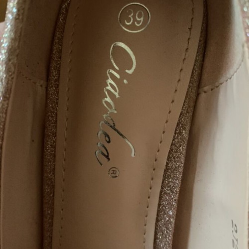 Peep toe shoes unique shine new, size 39