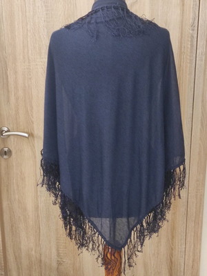 Codello triangle scarf used with fringes, blue and black