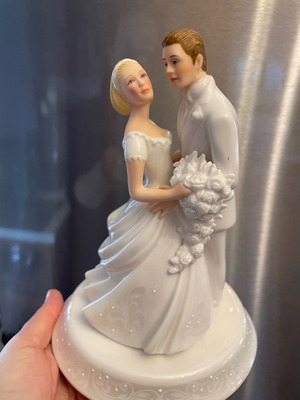 Lenox cake topper used for wedding cake