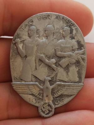 Third Reich authentic pin No3 like new