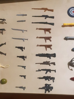 GI Joe (ARAH) weapons and accessories set, like new, 37 pieces