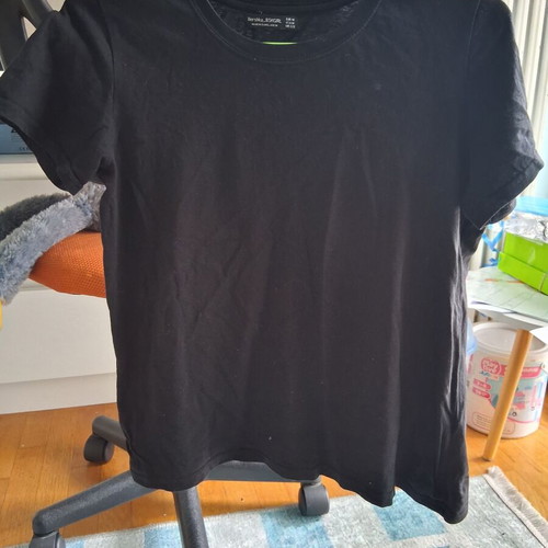 Set of two black Medium t-shirts used GSA and Bershka