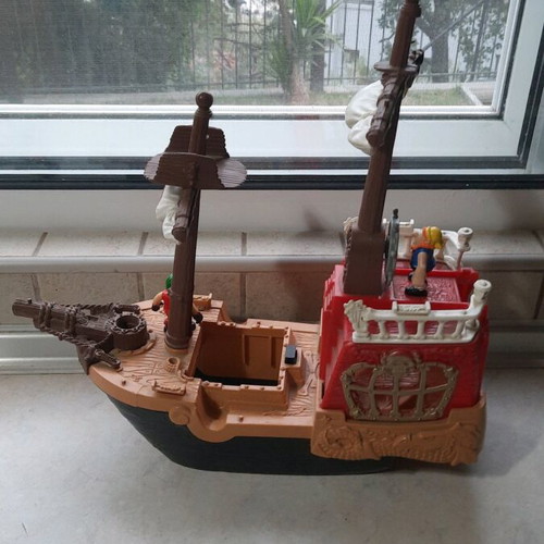 Fisher Price Great Adventures pirate ship used with 2 pirates