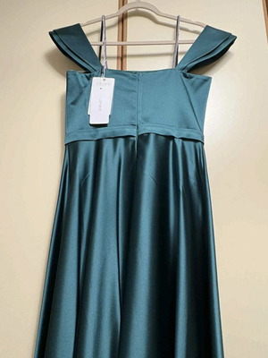 Maxi satin dress new in cypress color, size M