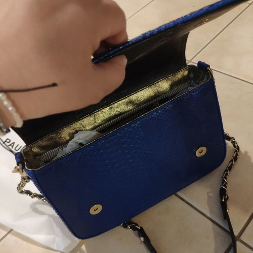 Paul's Boutique shoulder bag new, electric blue with embossed snake pattern