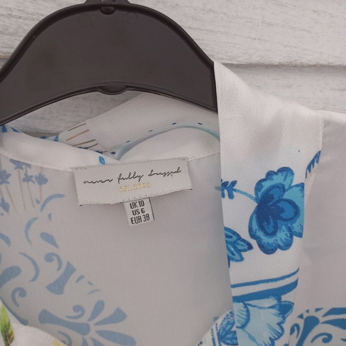 Never Fully Dressed Medium Dress with Lemon Print like new