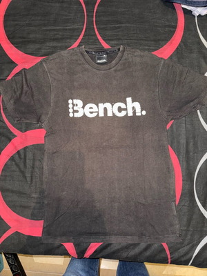 Bench Men's T-shirt Black Used Size M