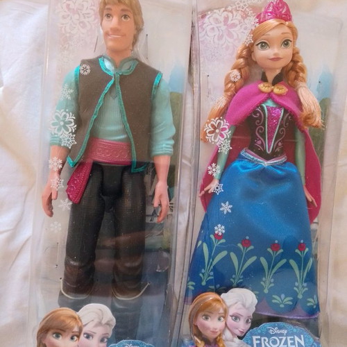 BarbiesDisney Frozen Prince Kristoff and Princess Anna dolls new, pack of 2