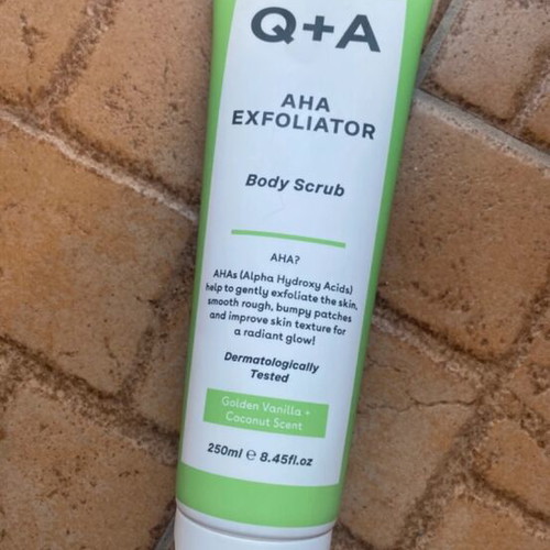 Q+A Body Scrub new for smooth bumpy skin