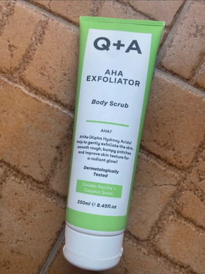 Q+A Body Scrub new for smooth bumpy skin