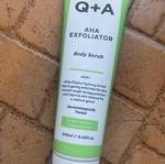 Q+A Body Scrub new for smooth bumpy skin