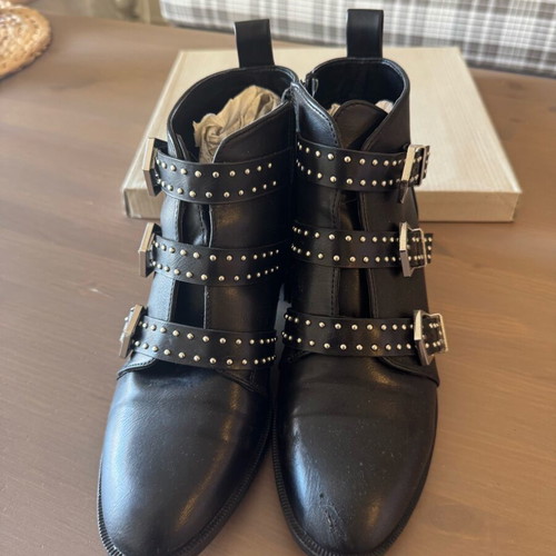Only biker ankle boots like new, black, size 39, with buckles and studs