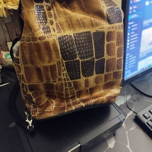 Bag pouch with crocodile effect like new brown handbag