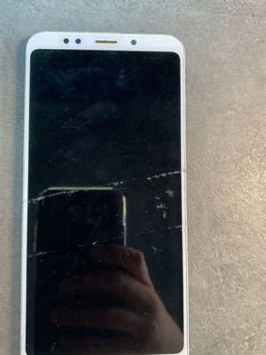 Xiaomi Redmi 5 Plus screen like new with charging board and speaker
