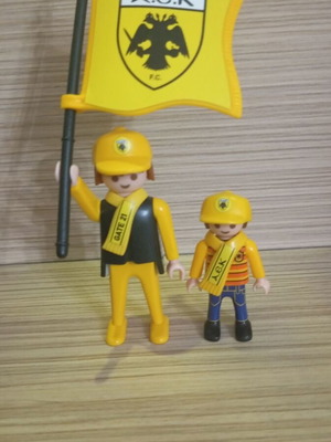 Playmobil Φιγούρες φιλάθλων ΑΕΚ πατέρας και υιός σαν καινούργιο