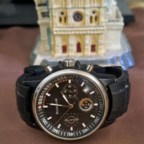 Magnum wristwatch used, men's black without strap