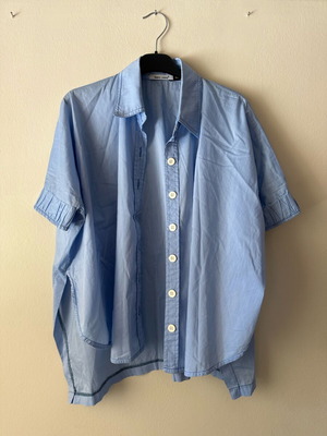 Reni Leza shirt like new, summer style, size M, blue