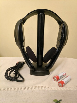 Vintage ασύρματα ακουστικά Sony MDR-IF210 και Stereo Transmitter TMR-IF310 μεταχειρισμένα