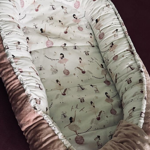 Baby nest like new, minimally used from 0 months