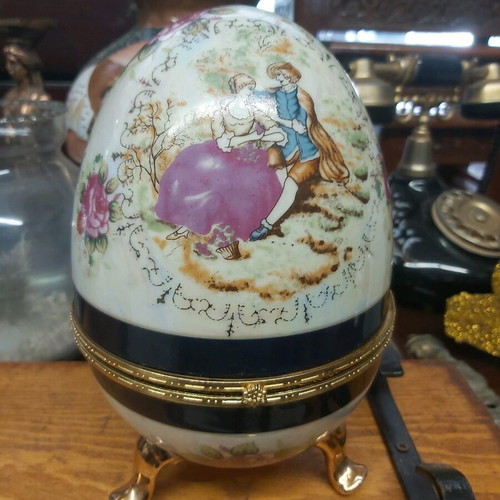 Decorative Limoge Egg like new, 20x15 cm, hinged