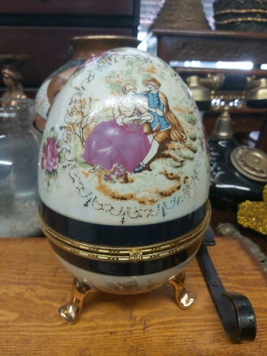 Decorative Limoge Egg like new, 20x15 cm, hinged