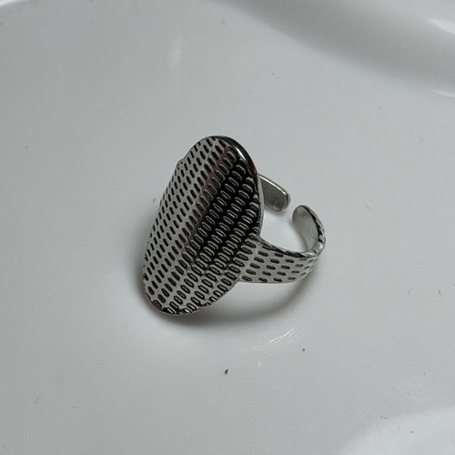 Steel ring like new, silver color