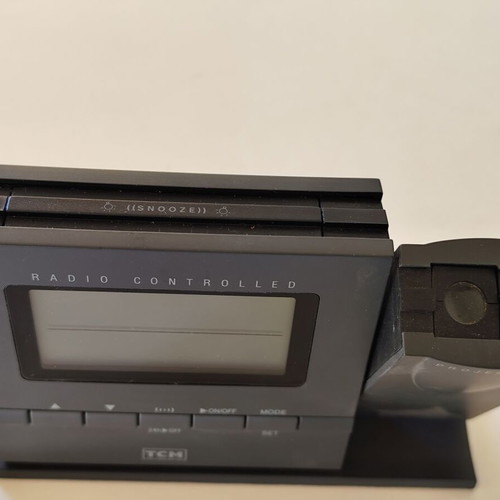 Digital Radio Controlled Alarm Clock TCM like new with time projection