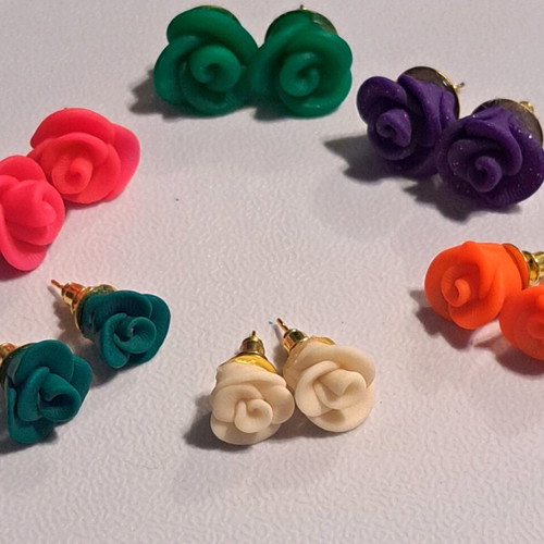 Handmade rose design earring pairs like new, set of 6